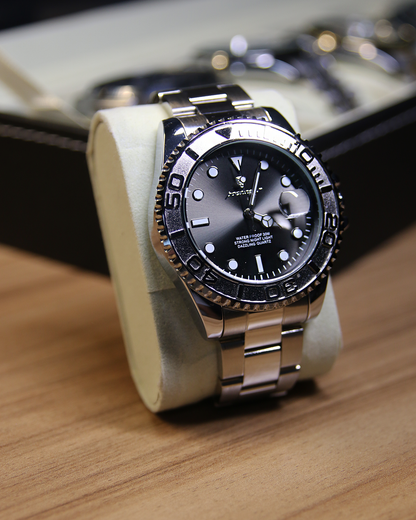 Yacht 43mm Watch | Vayllor